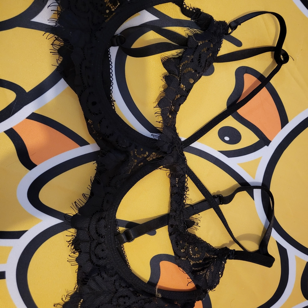 Elegant Black Lace Bralette Underwire Open Cup XL Lingerie Top Gothic Emo
